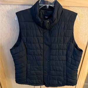 GAP Women's Dark Quilted Vest